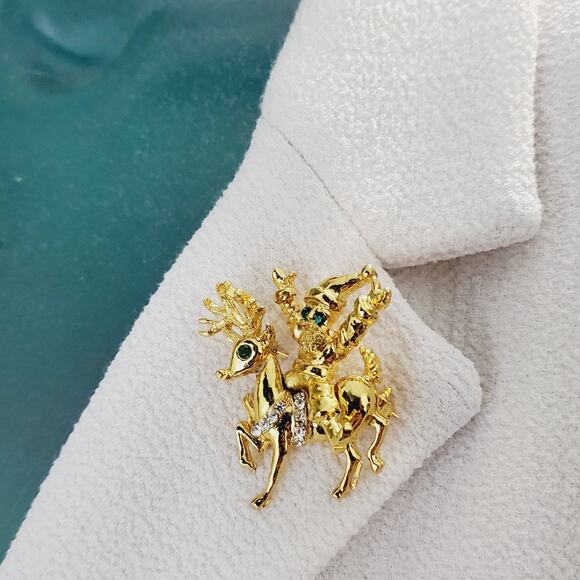 Vintage Haskell Jewels Christmas Santa Reindeer Rhinestone Gold Tone Brooch Pin - Picture 2 of 3